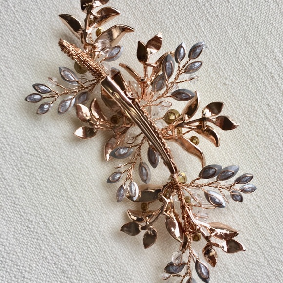 Bridal Hair Clip in Rose Gold - Picture 3 of 5